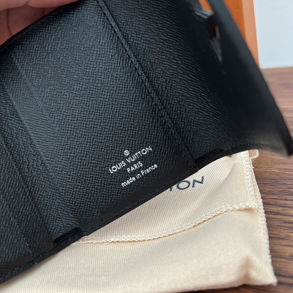 Louis Vuitton LV twist compact wallet black - Picture 6 of 9